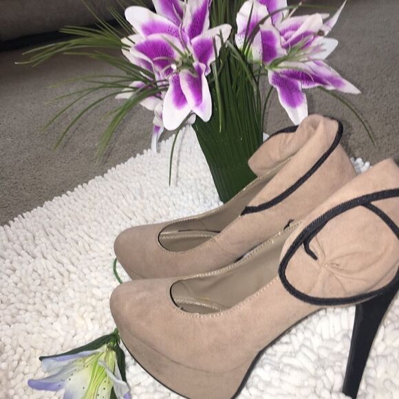 Anne Michelle Tan Stilettos Size 8 - Picture 7 of 9